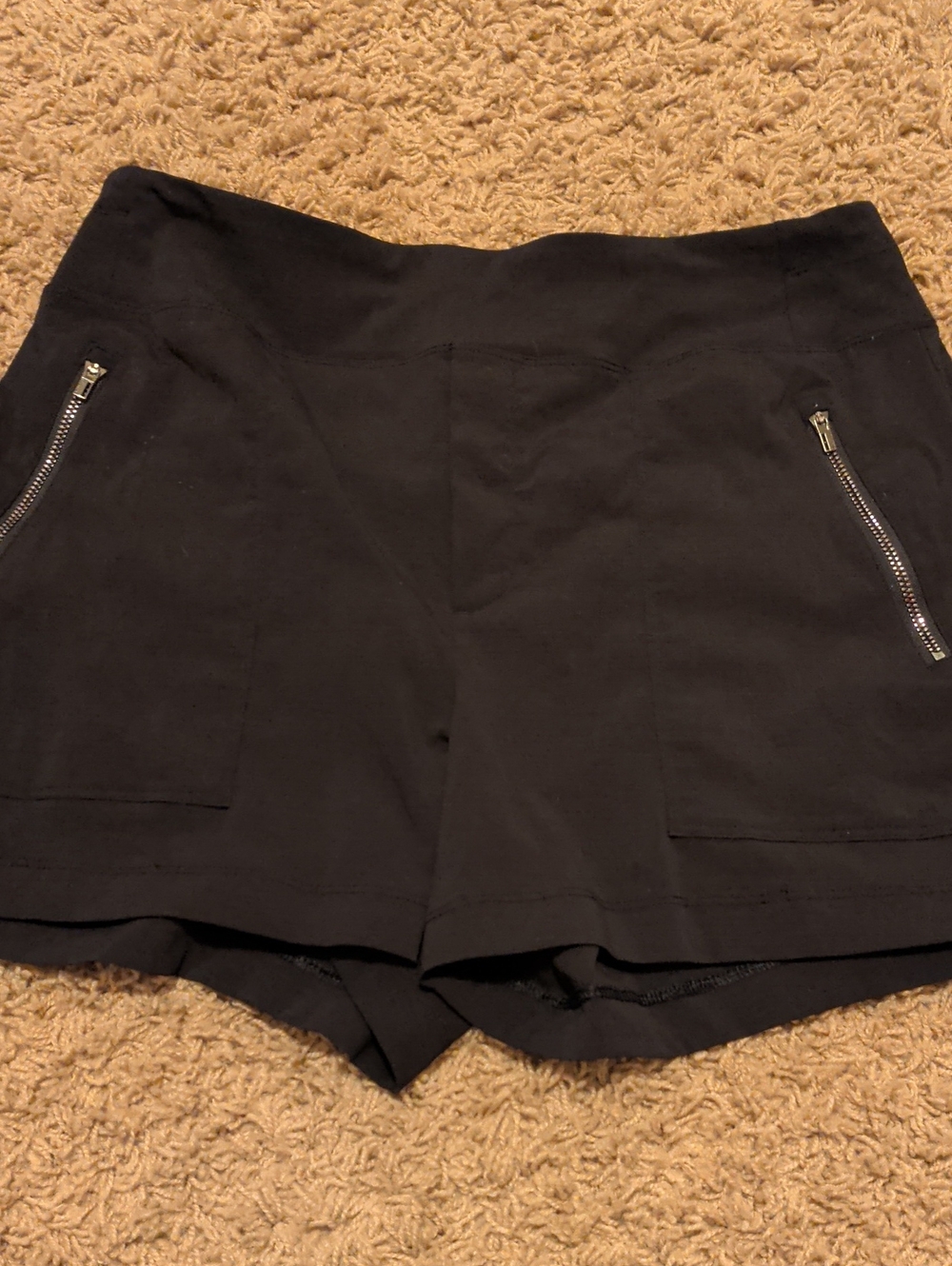 Athleta Women’s Black  Zip-Pocket Shorts Size 8